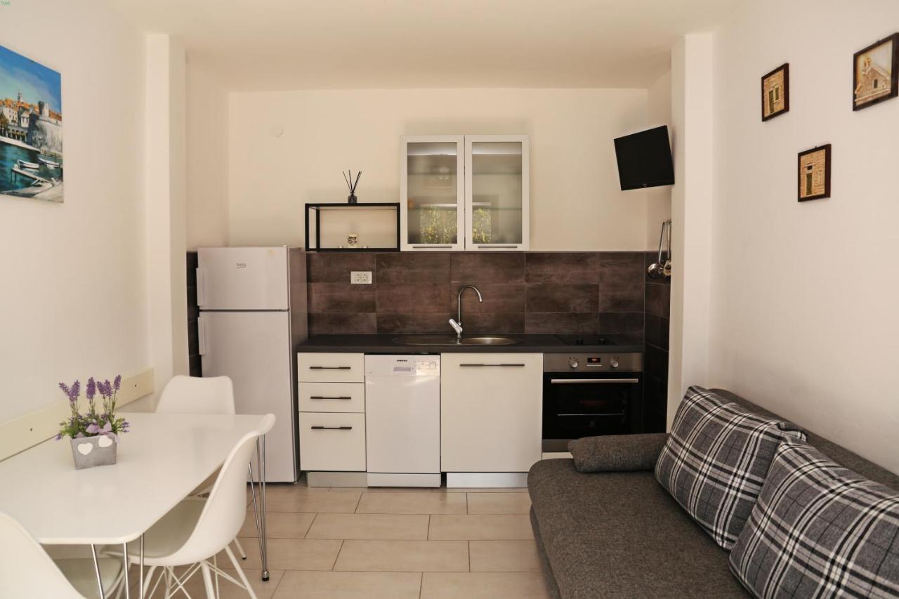 Seaside Apartments With A Swimming Pool Tri Zala, Korcula - 558 Zrnovo 외부 사진