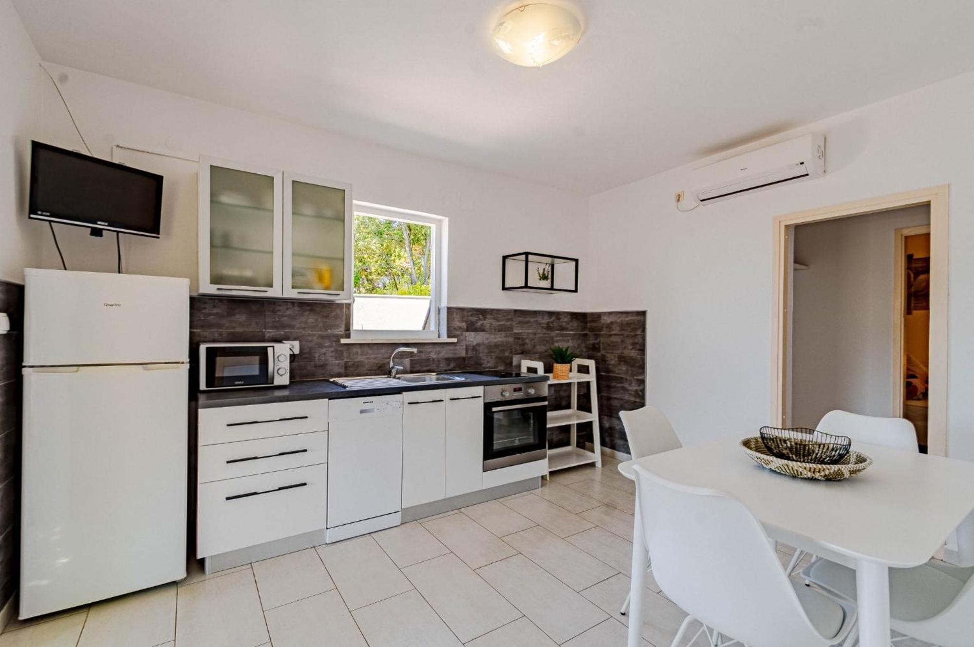 Seaside Apartments With A Swimming Pool Tri Zala, Korcula - 558 Zrnovo 외부 사진