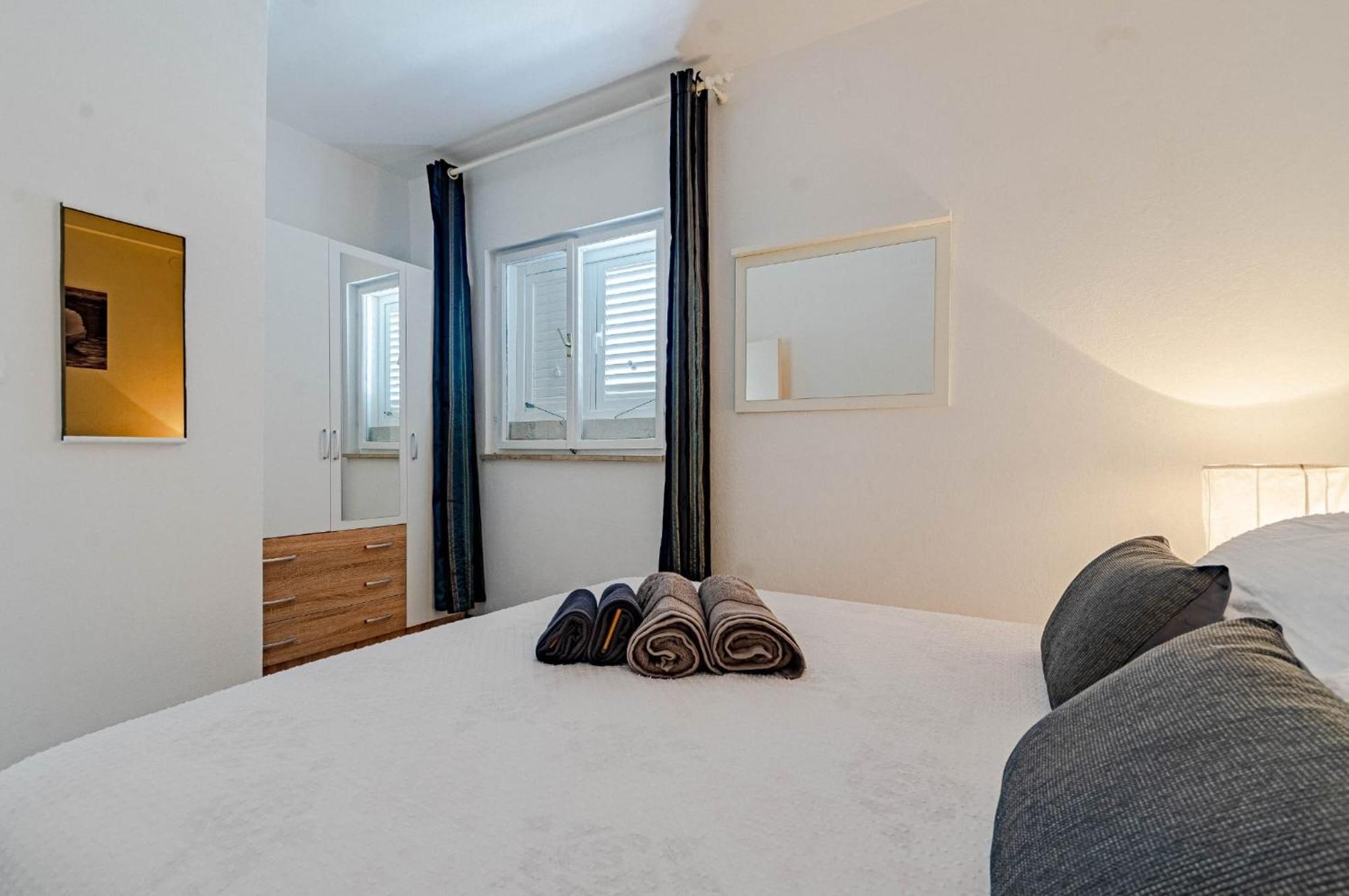 Seaside Apartments With A Swimming Pool Tri Zala, Korcula - 558 Zrnovo 객실 사진