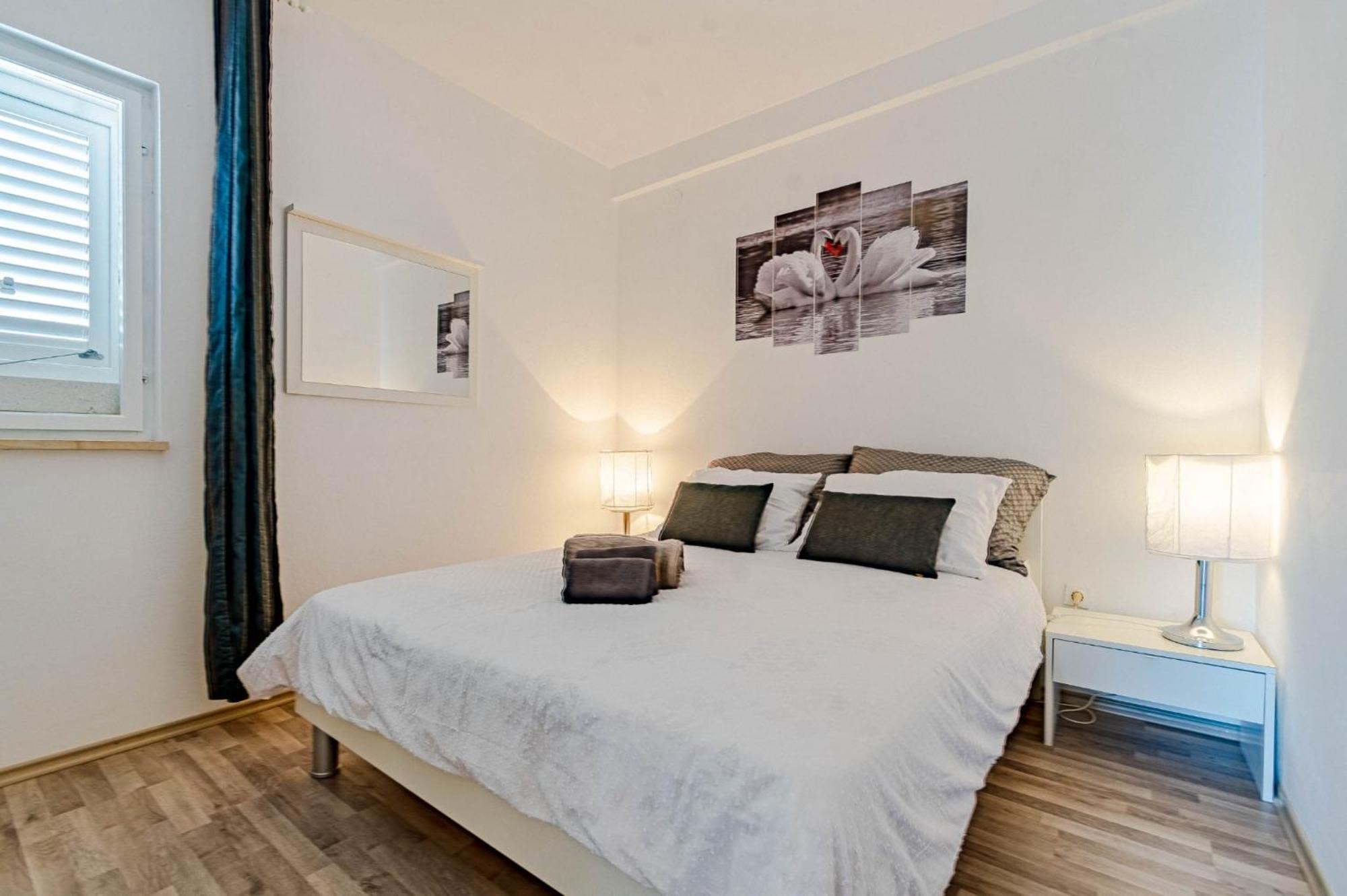 Seaside Apartments With A Swimming Pool Tri Zala, Korcula - 558 Zrnovo 외부 사진