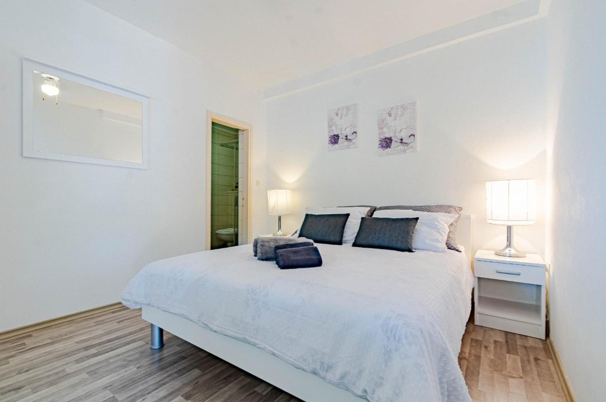Seaside Apartments With A Swimming Pool Tri Zala, Korcula - 558 Zrnovo 외부 사진